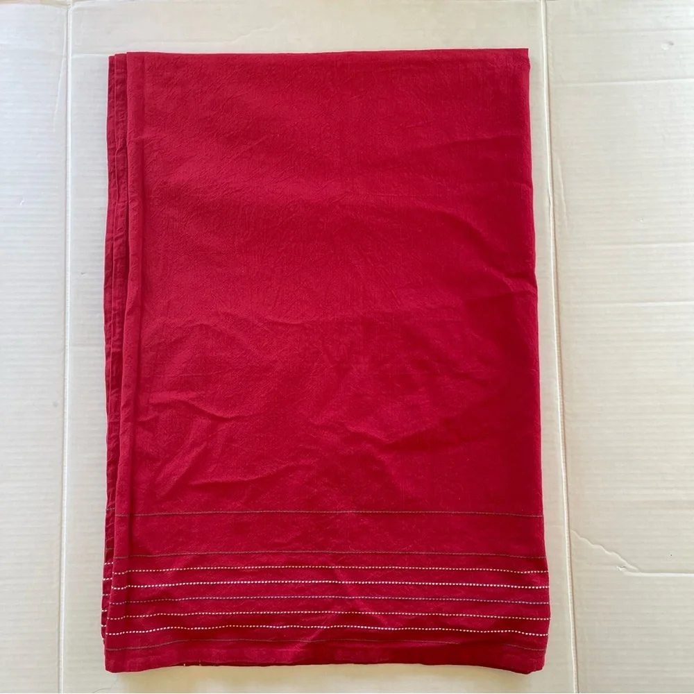 Target red holiday Christmas 100% cotton tablecloth - rectangle 58